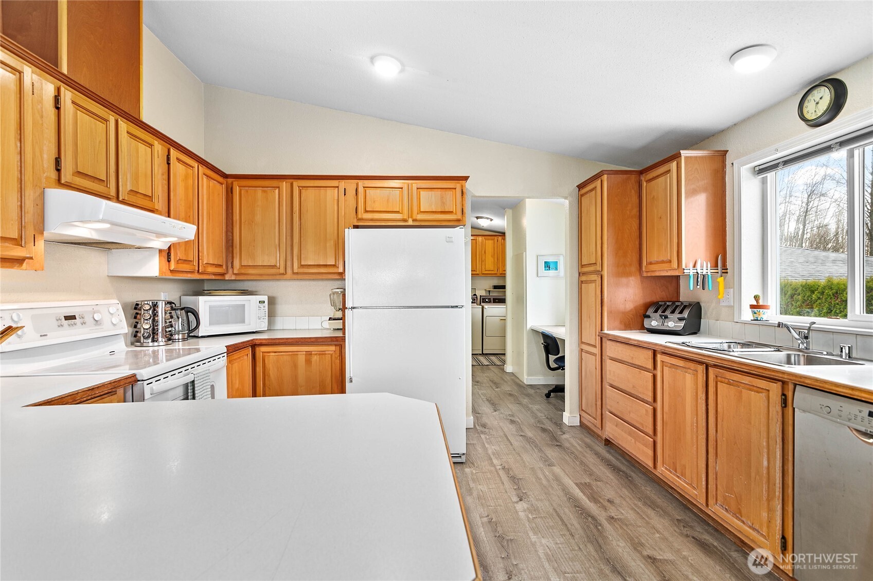 7460 Sunset Drive Property Photo 18