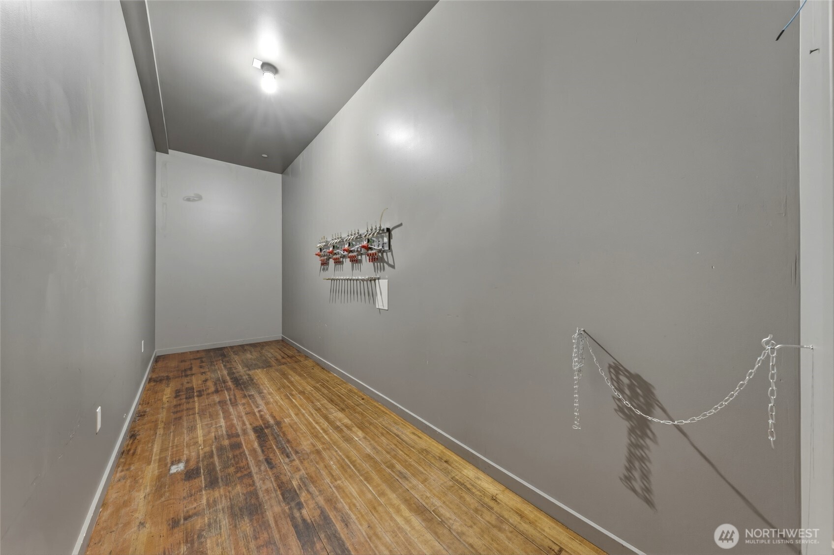 216 E Main Property Photo 18