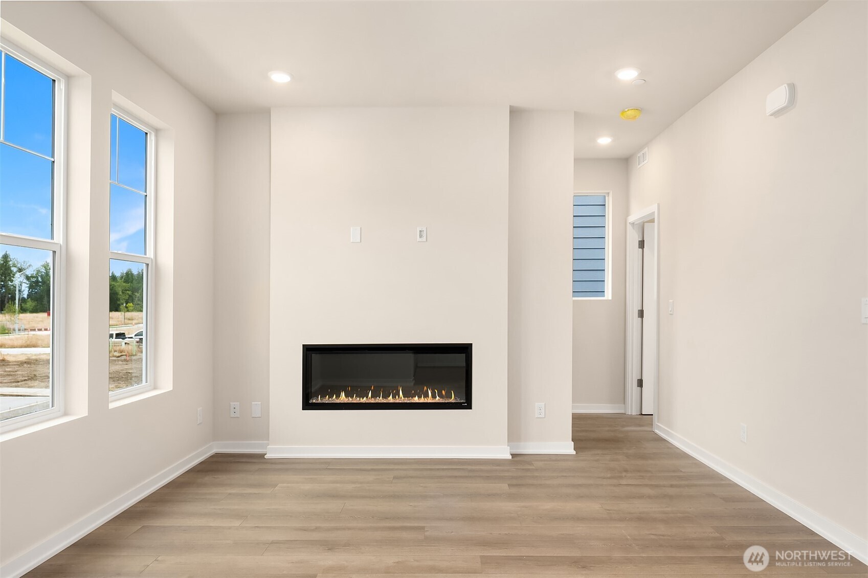 2425 160th Place Property Photo 10