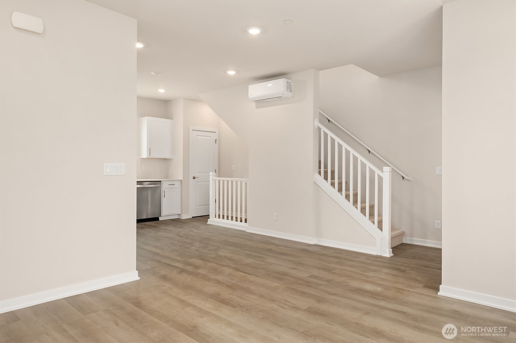2425 160th Place Property Photo 12