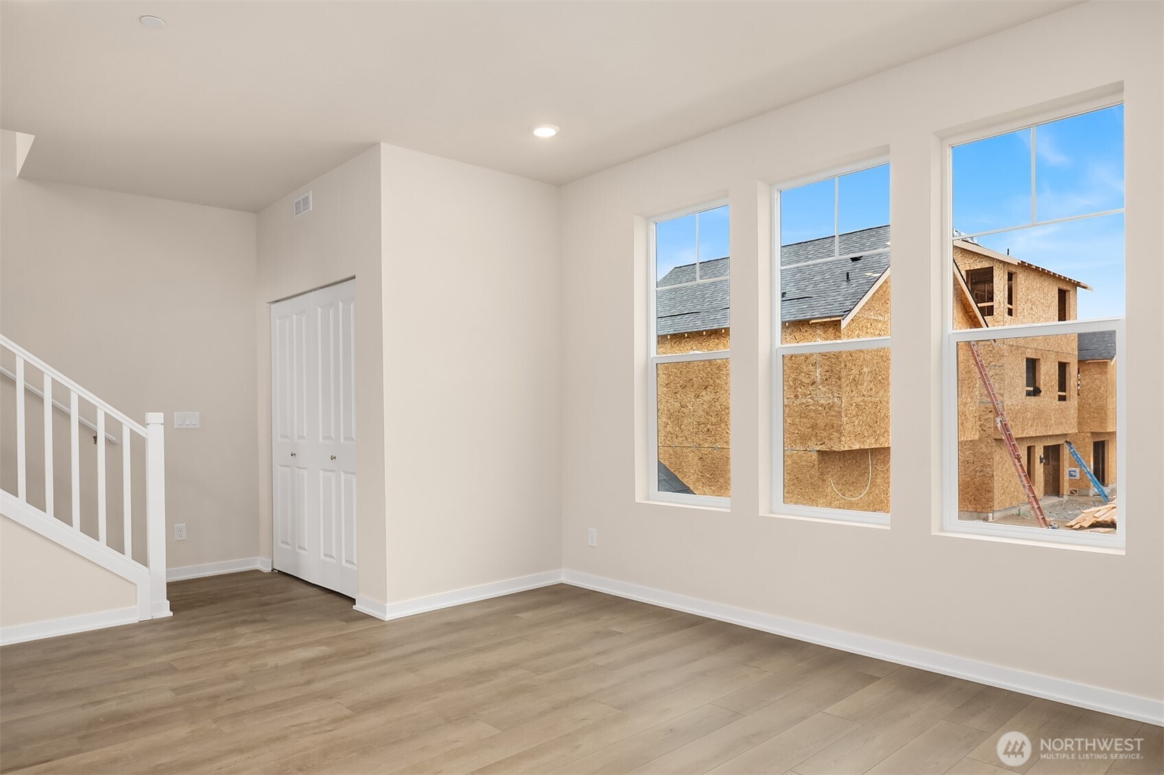 2425 160th Place Property Photo 13