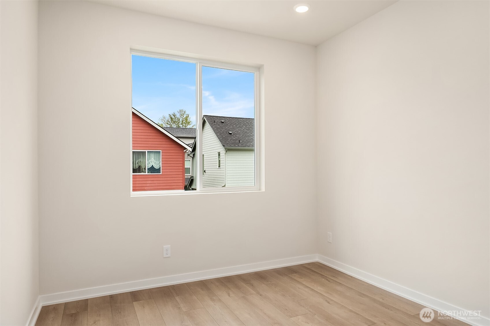 2425 160th Place Property Photo 14