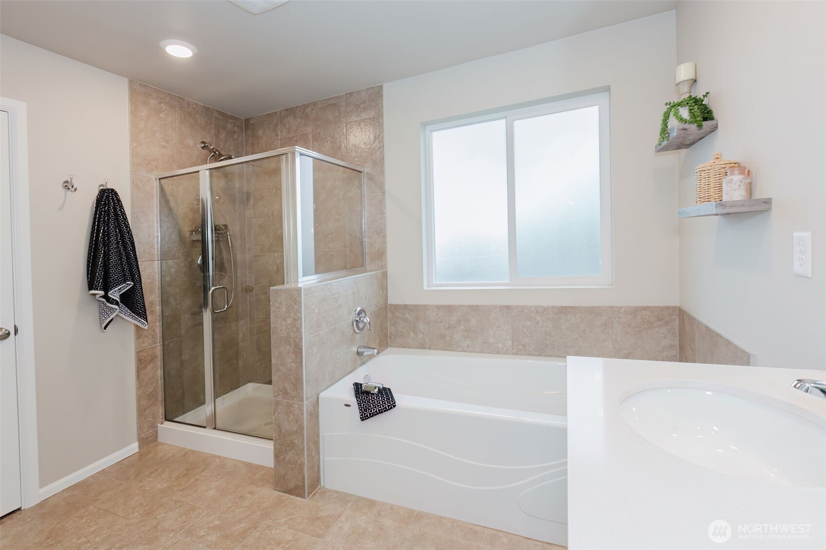 916 Baker Heights Loop Property Photo 24