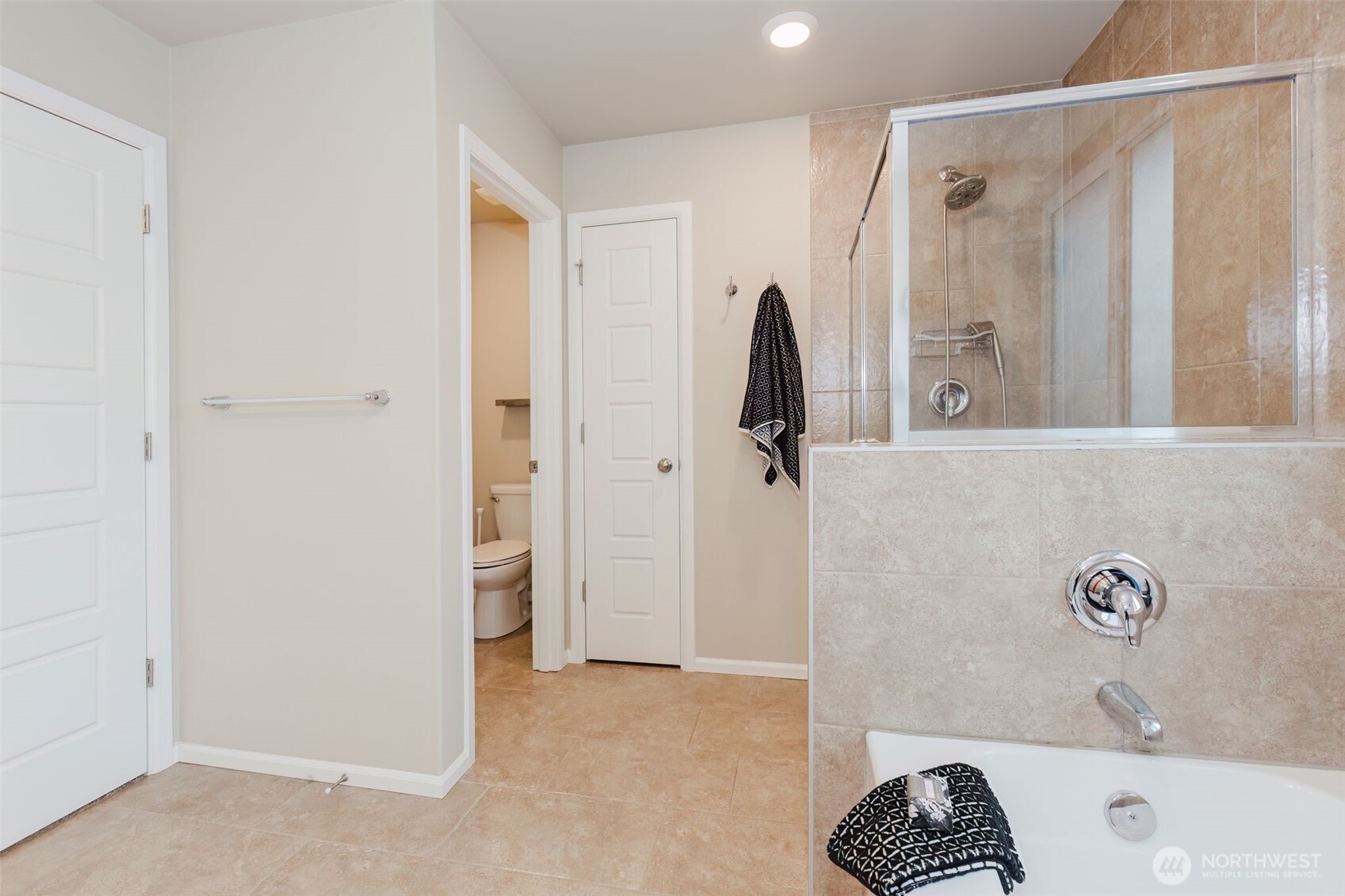 916 Baker Heights Loop Property Photo 25