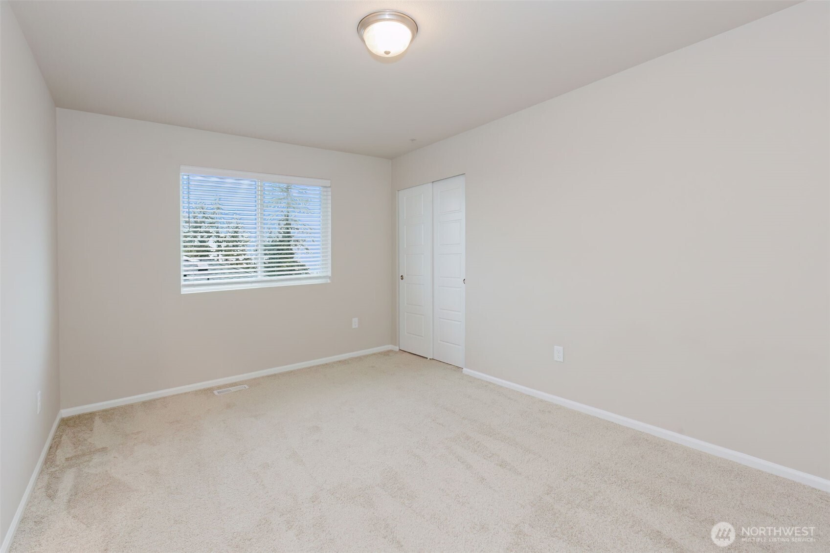 916 Baker Heights Loop Property Photo 32