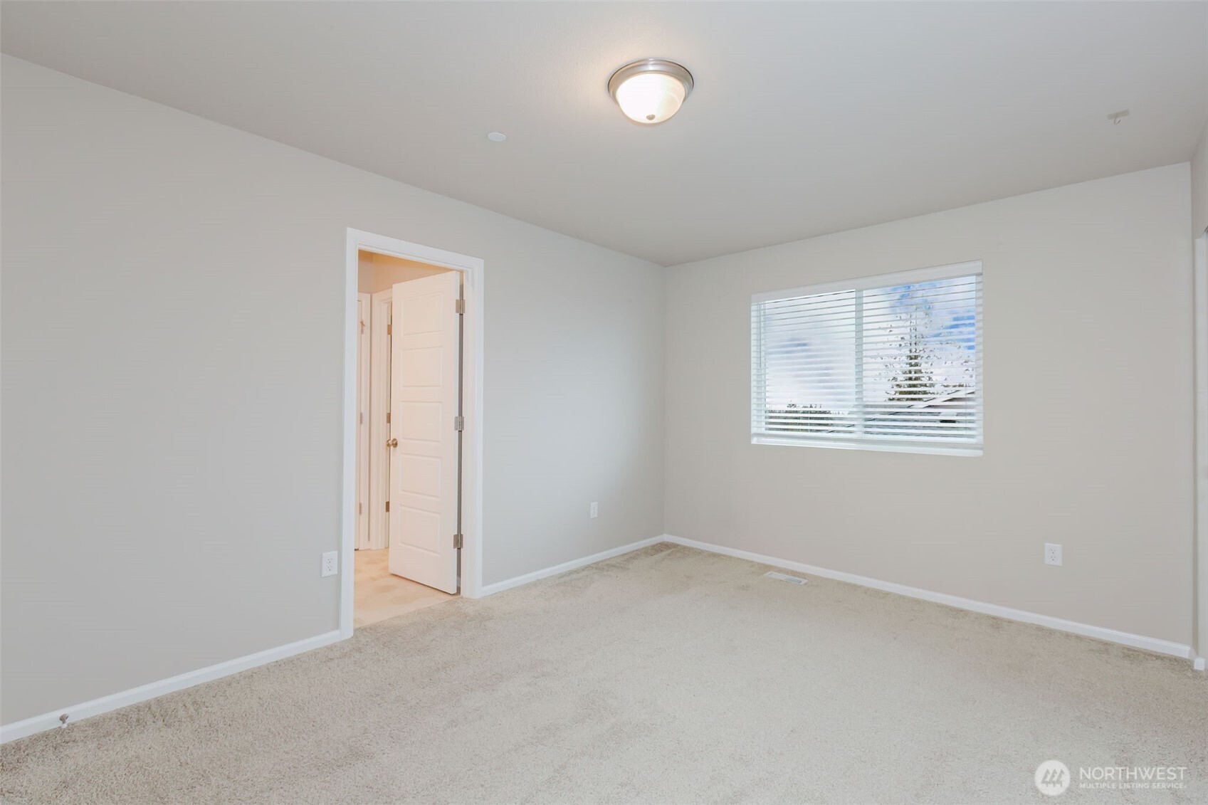 916 Baker Heights Loop Property Photo 33