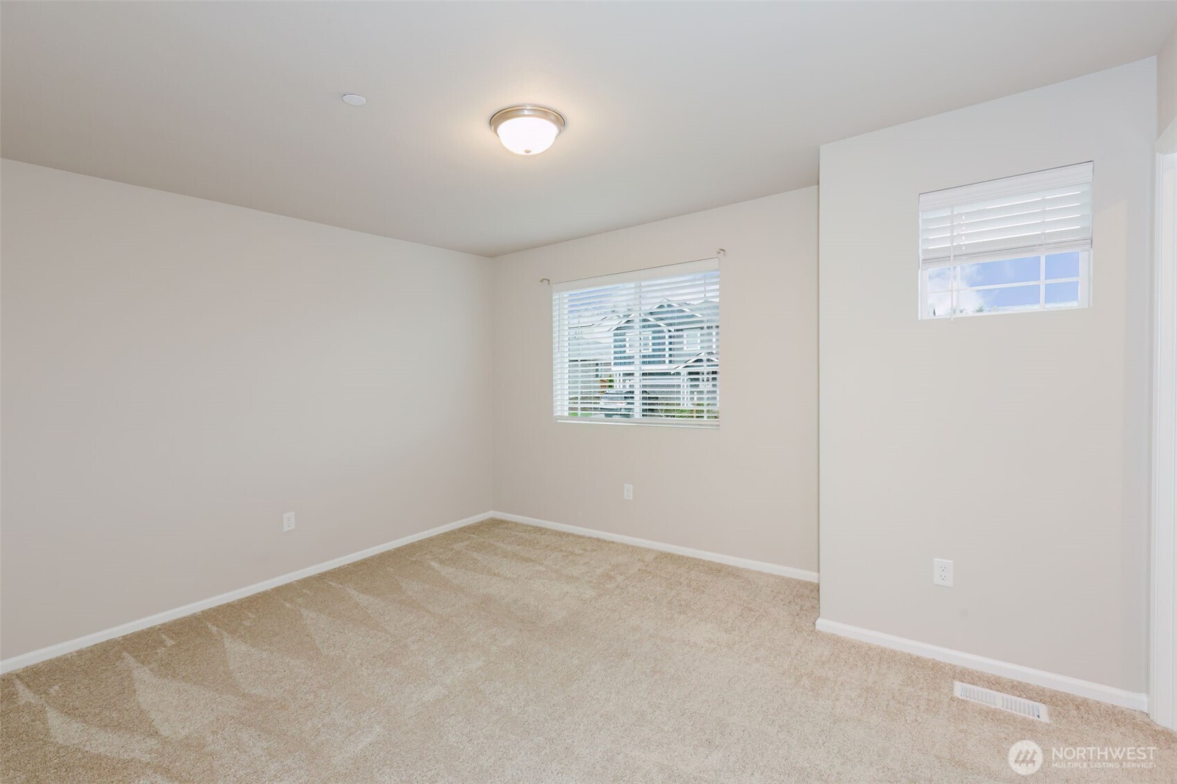 916 Baker Heights Loop Property Photo 36