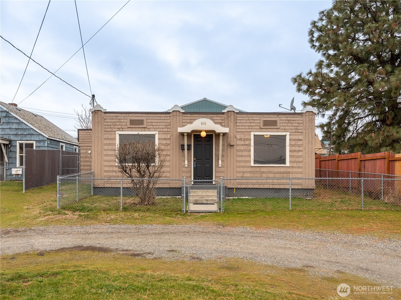 616 S Chelan Avenue Property Photo 1