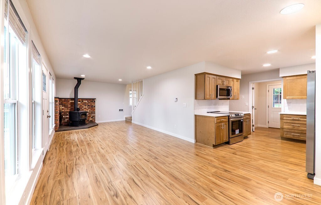 2550 Mackenzie Road Property Photo 10