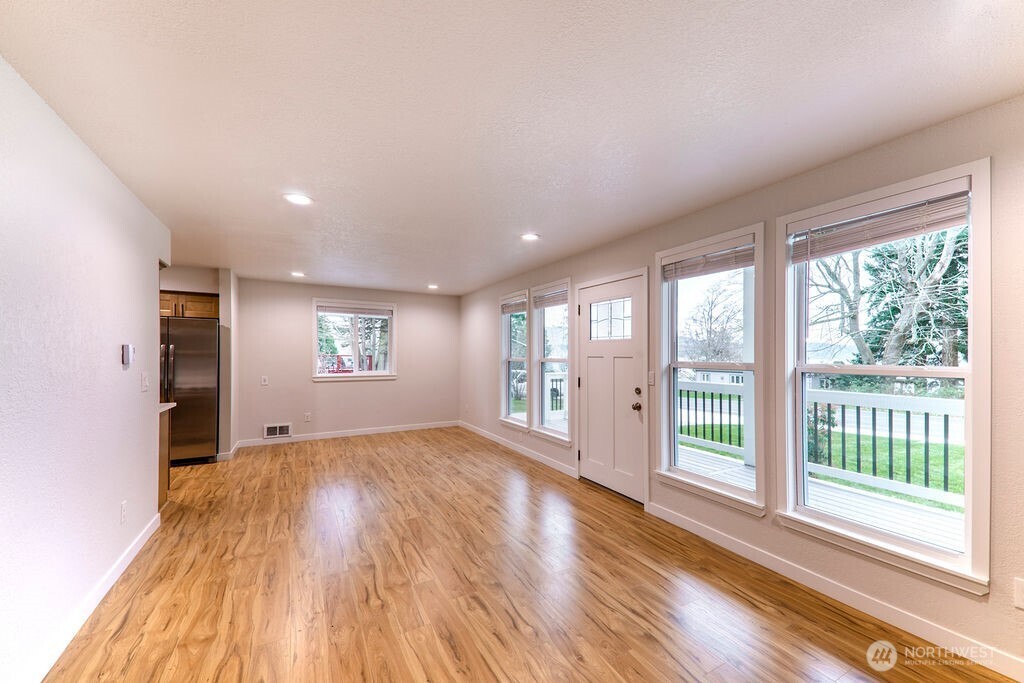 2550 Mackenzie Road Property Photo 11
