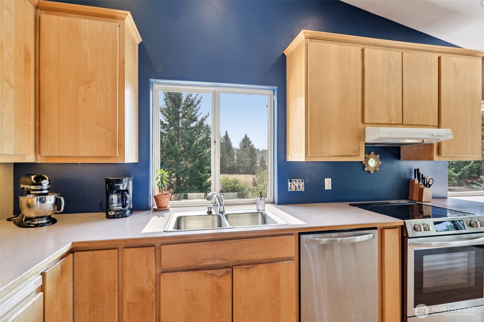18527 Hazel Street Property Photo 11