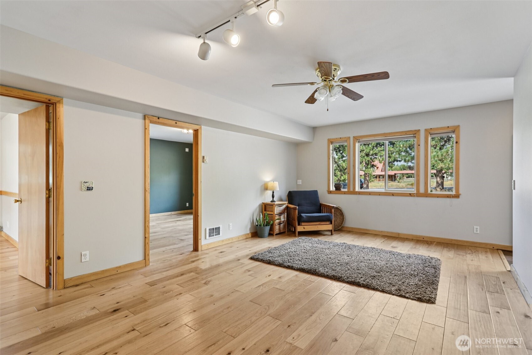 18527 Hazel Street Property Photo 17