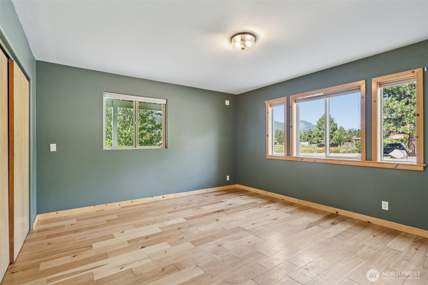 18527 Hazel Street Property Photo 20