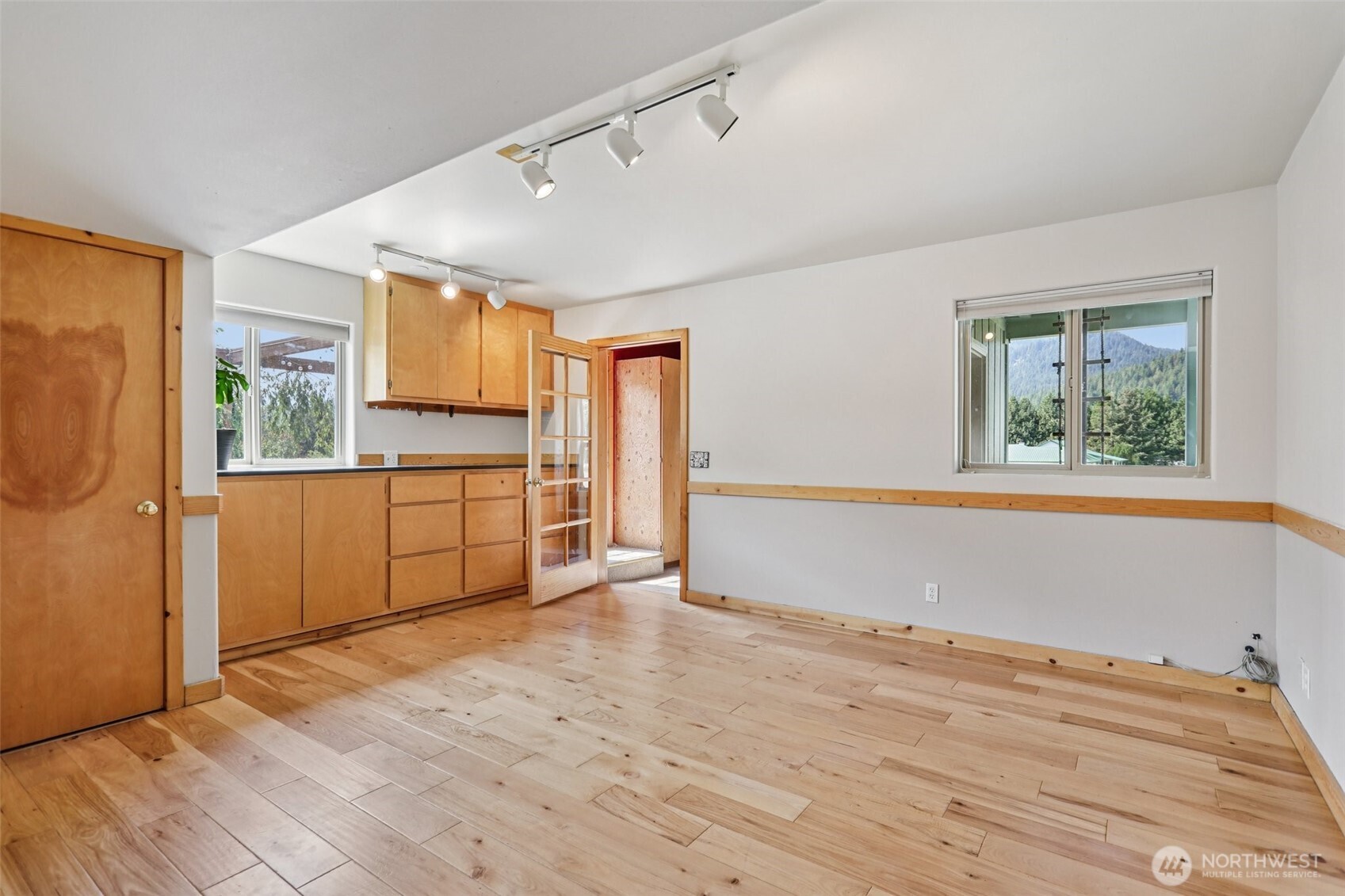 18527 Hazel Street Property Photo 22