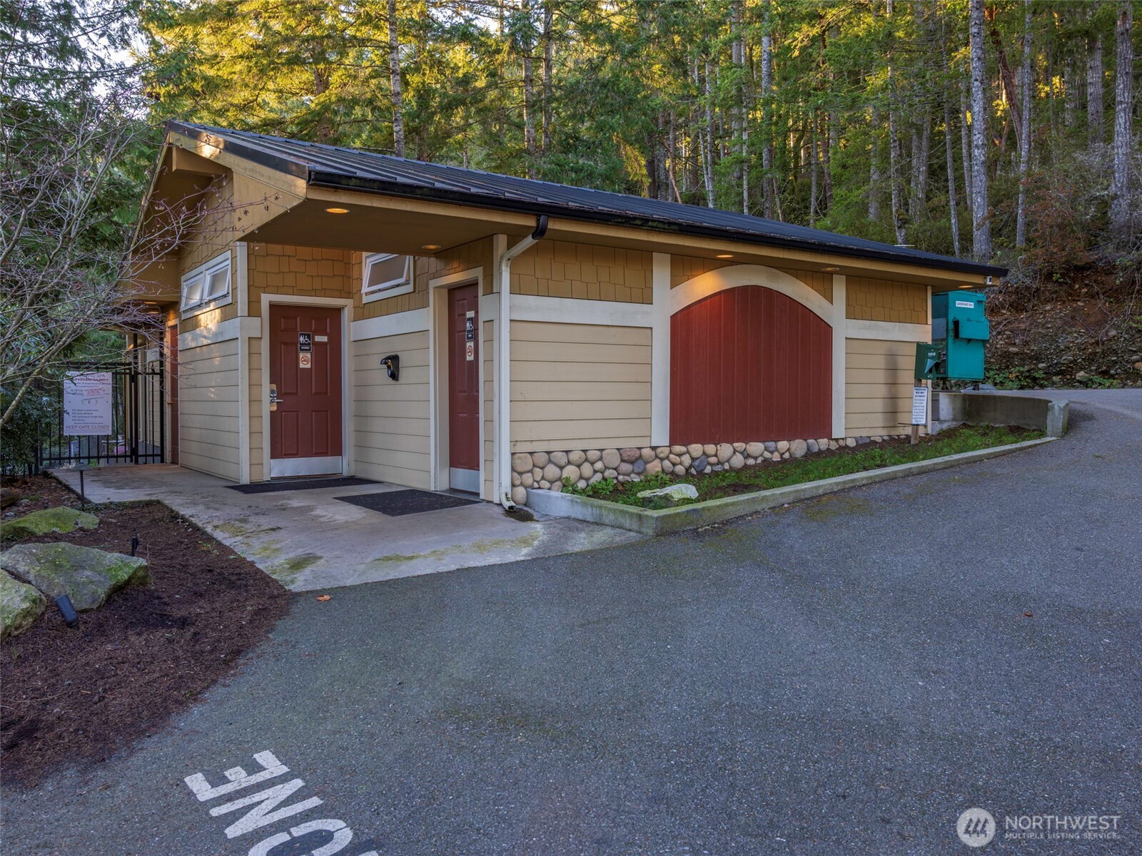 308913 Us-101 C40 Property Photo 9