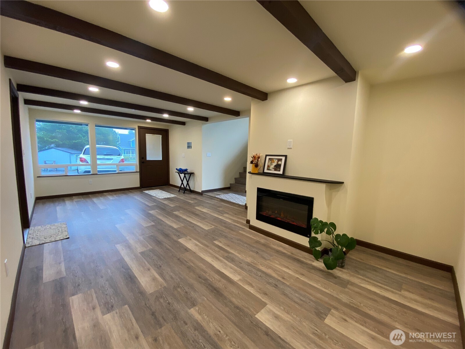 313 Sand Dune Avenue Property Photo 3