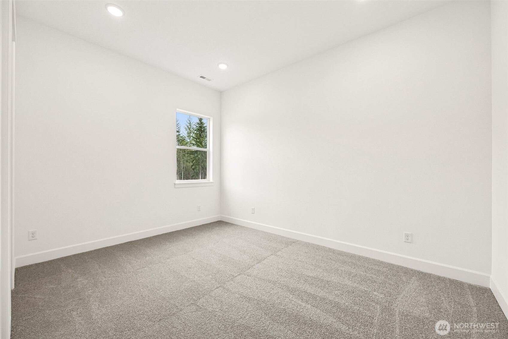 13722 100th Street 209 Property Photo 8