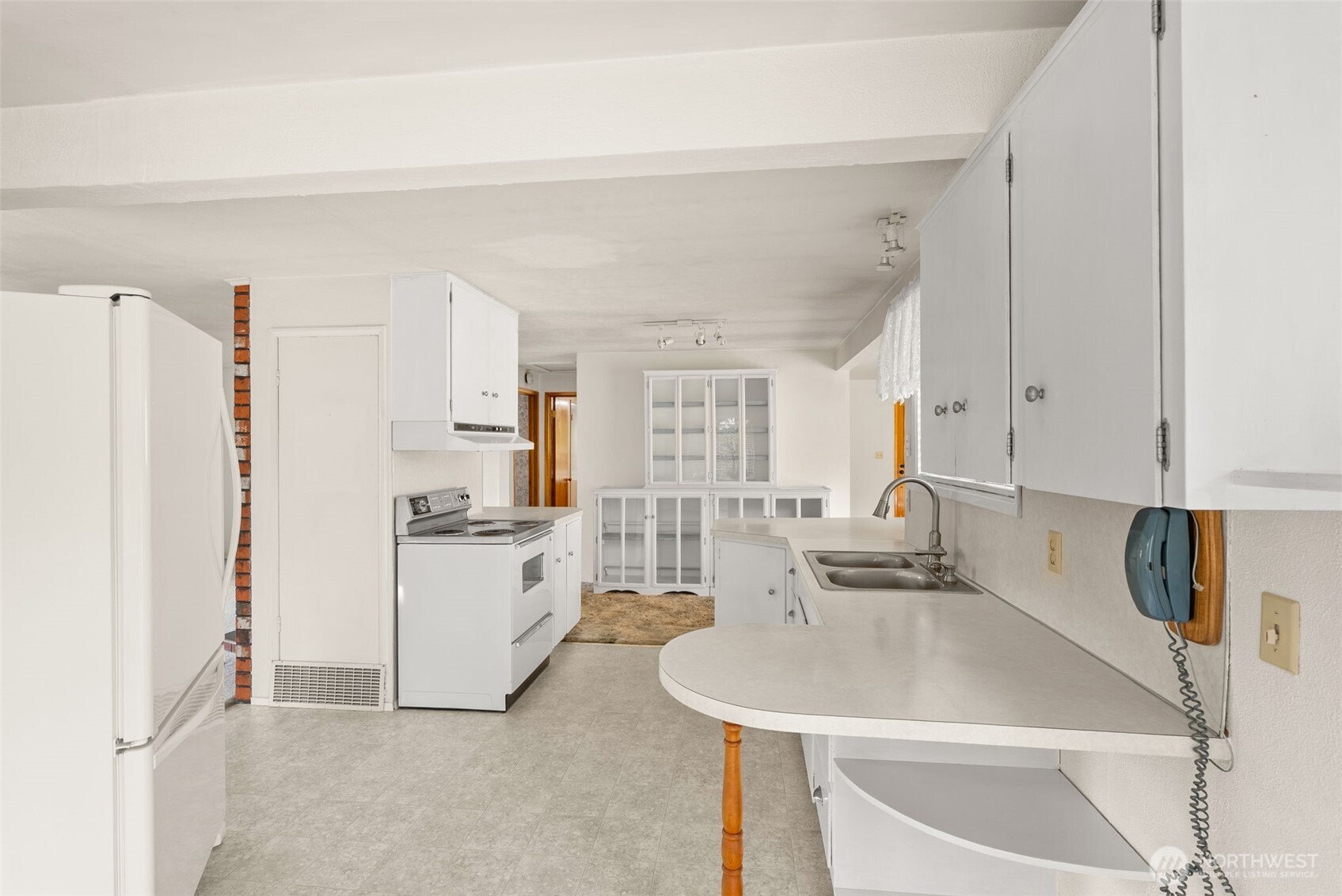 1480 Rush Road Property Photo 10