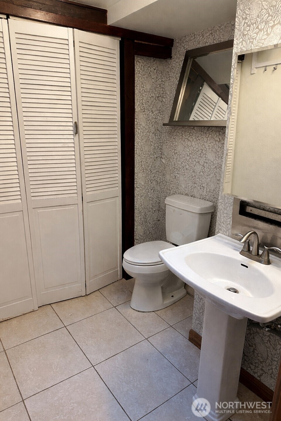 5683 2nd Avenue Property Photo 8