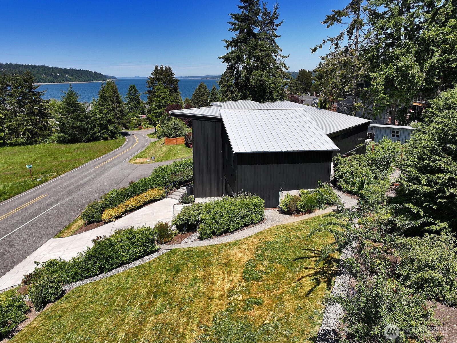 1649 Stewart Road Property Photo 2