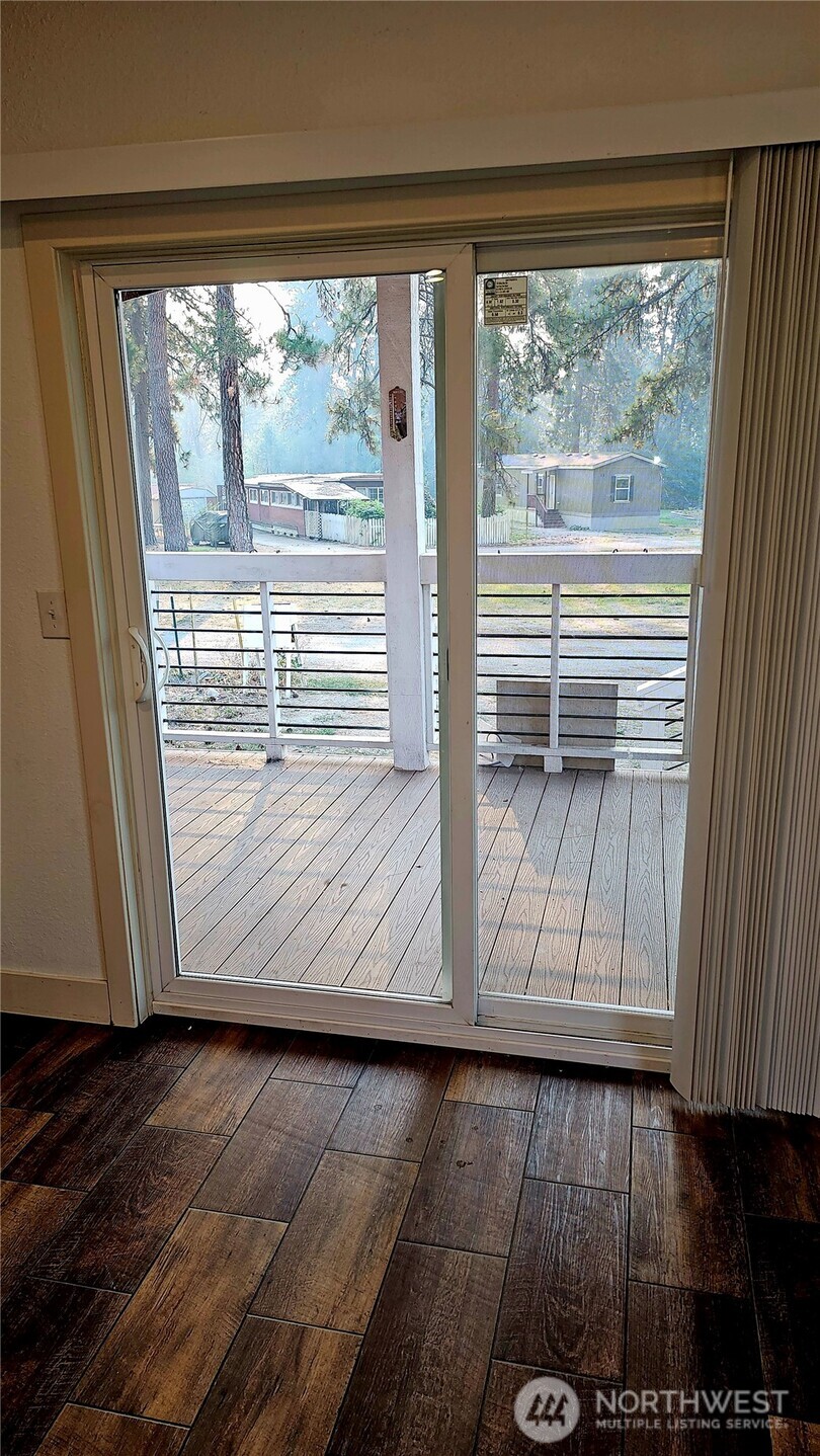 5 Columbia Drive 2 Property Photo 15