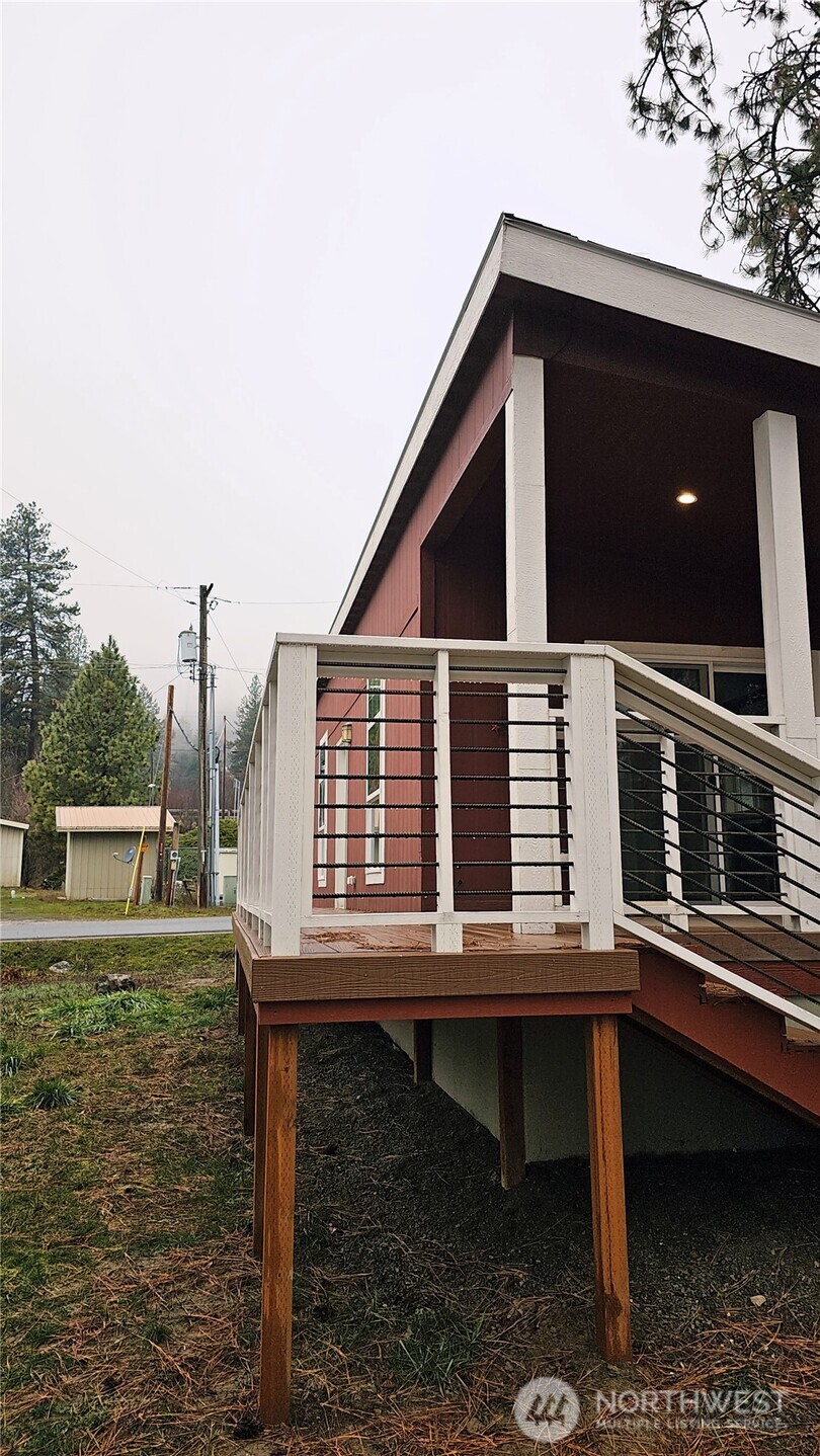 5 Columbia Drive 2 Property Photo 16
