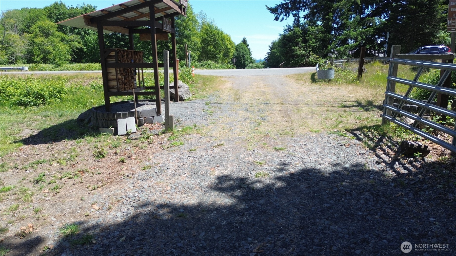 306558 Highway 101 Property Photo 2