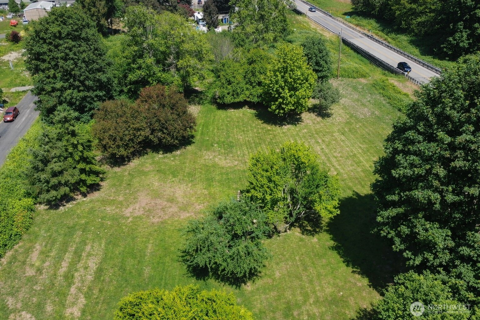 306558 Highway 101 Property Photo 5