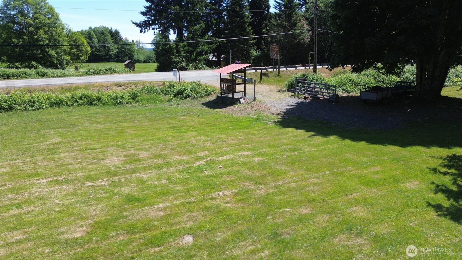 306558 Highway 101 Property Photo 7