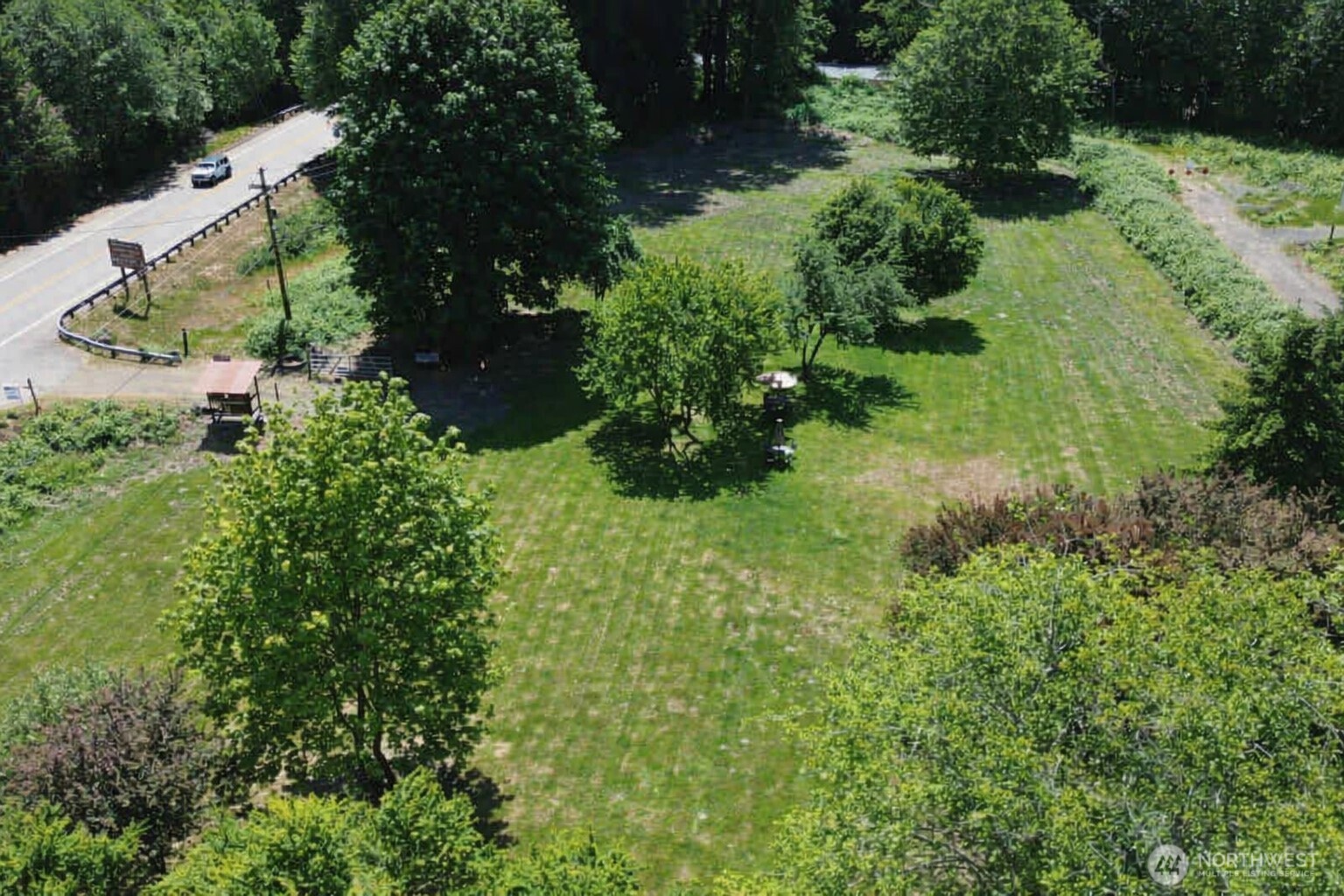 306558 Highway 101 Property Photo 8