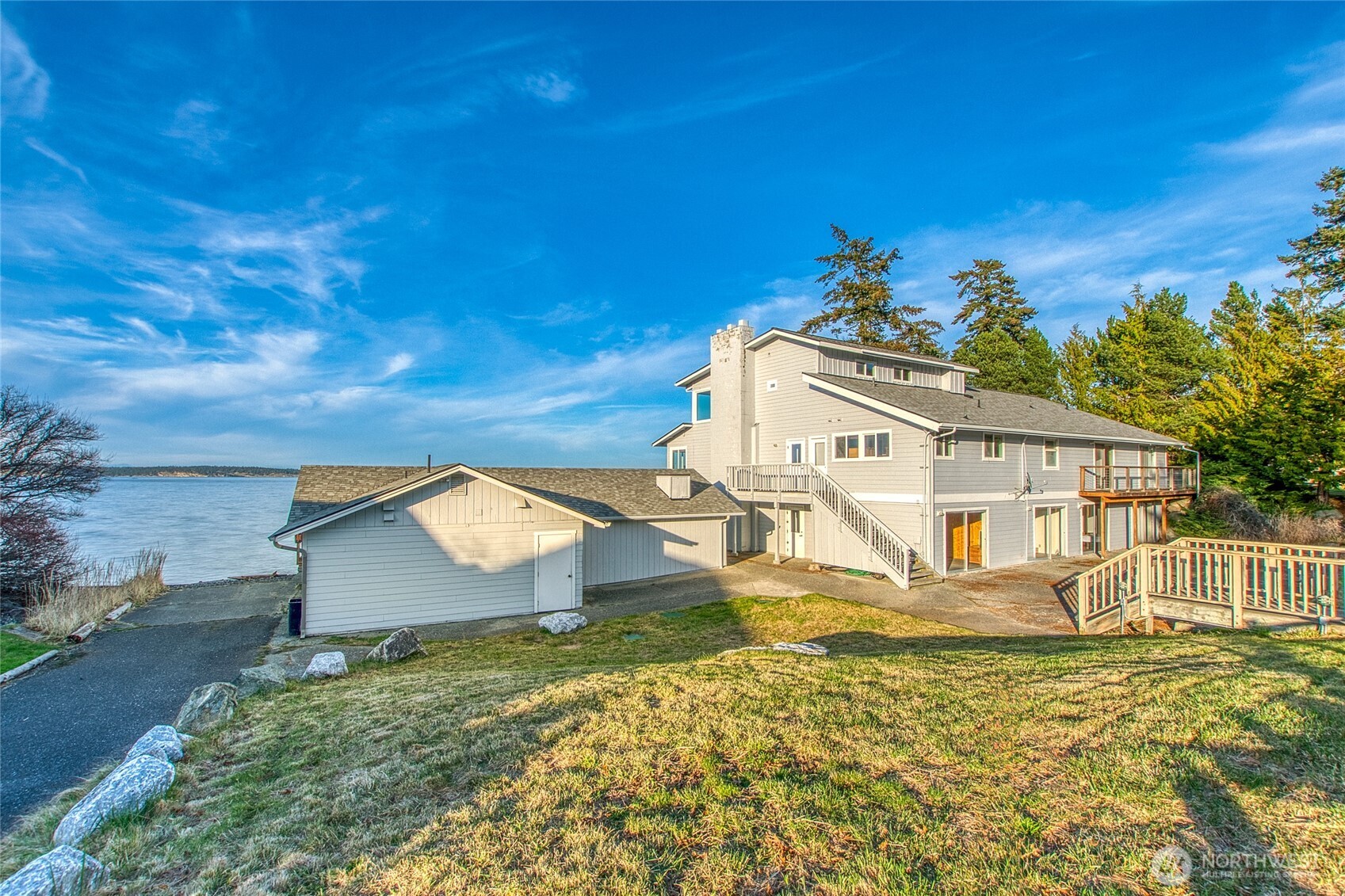 178 Fossil Bay Drive Property Photo 2