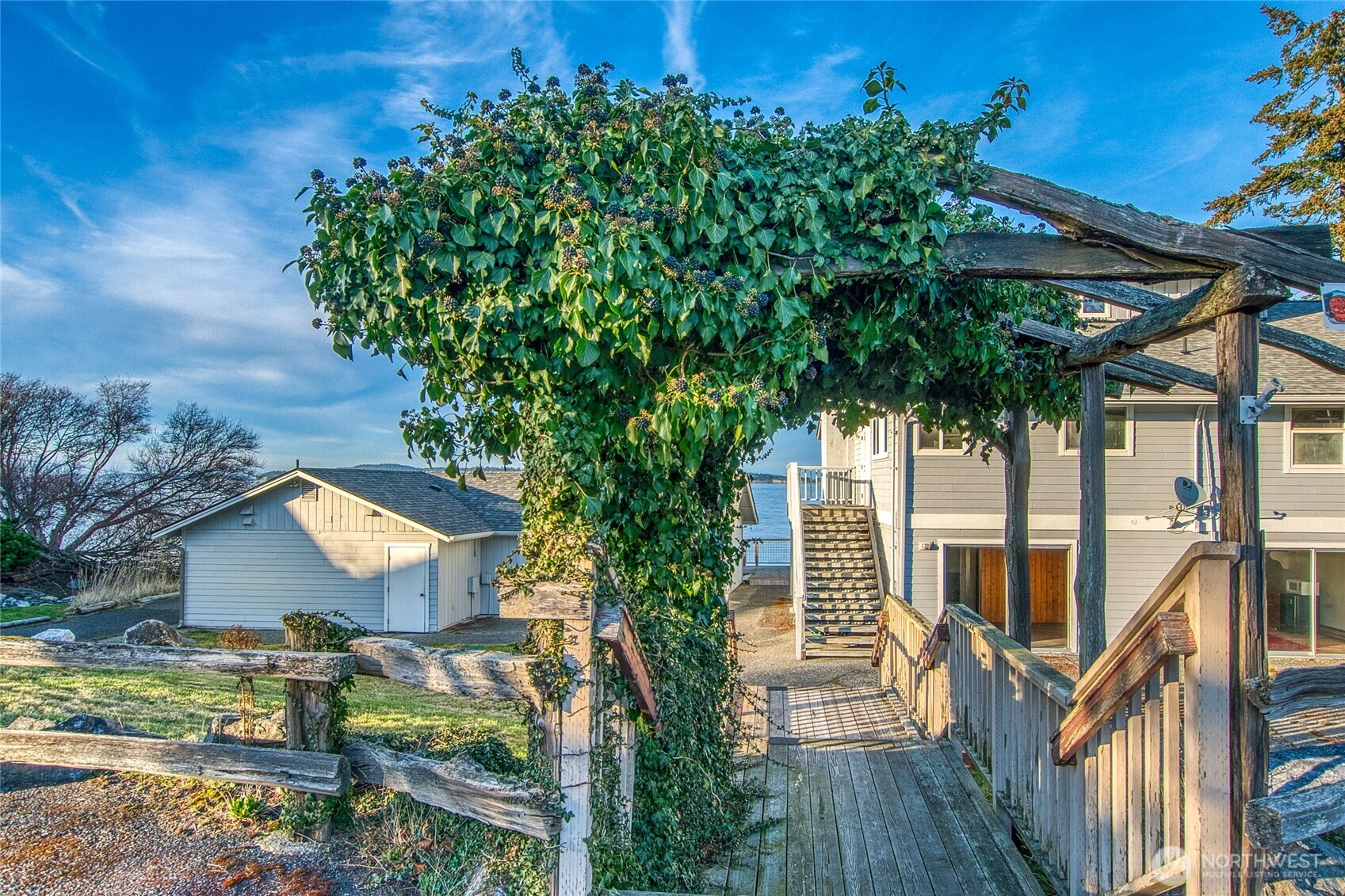 178 Fossil Bay Drive Property Photo 3
