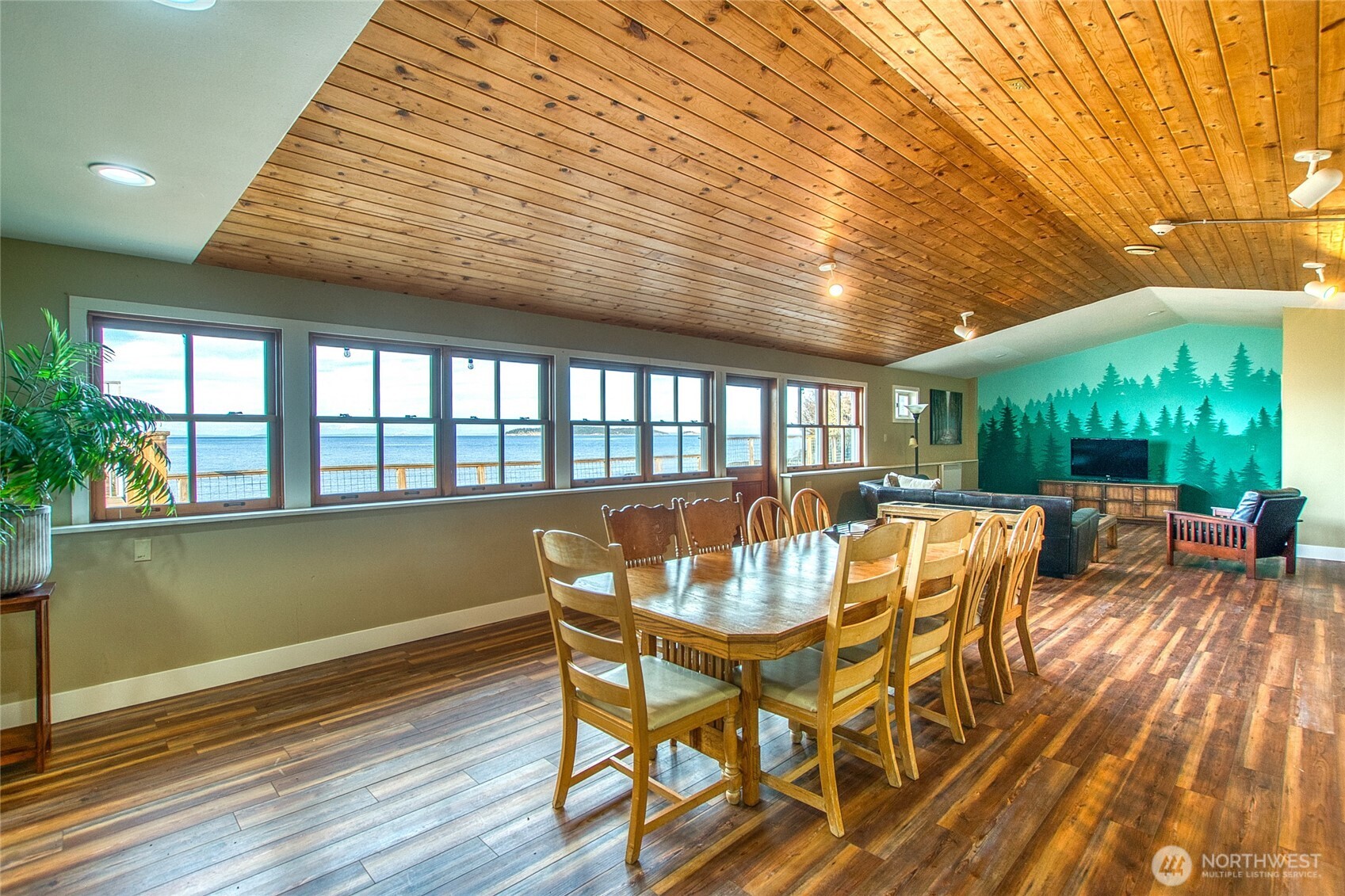 178 Fossil Bay Drive Property Photo 4