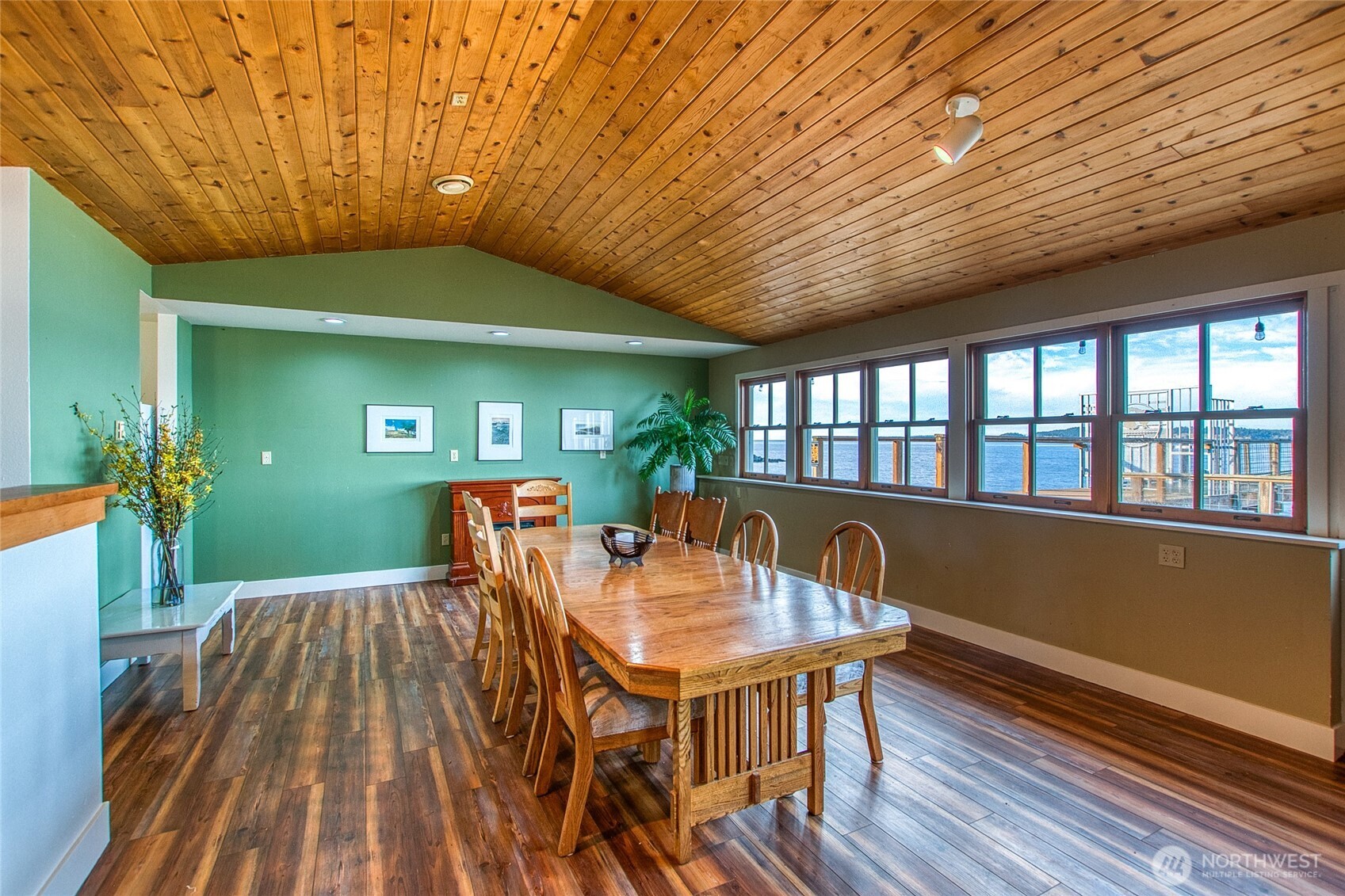 178 Fossil Bay Drive Property Photo 6