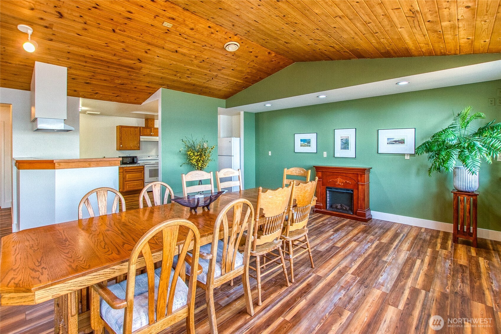 178 Fossil Bay Drive Property Photo 7