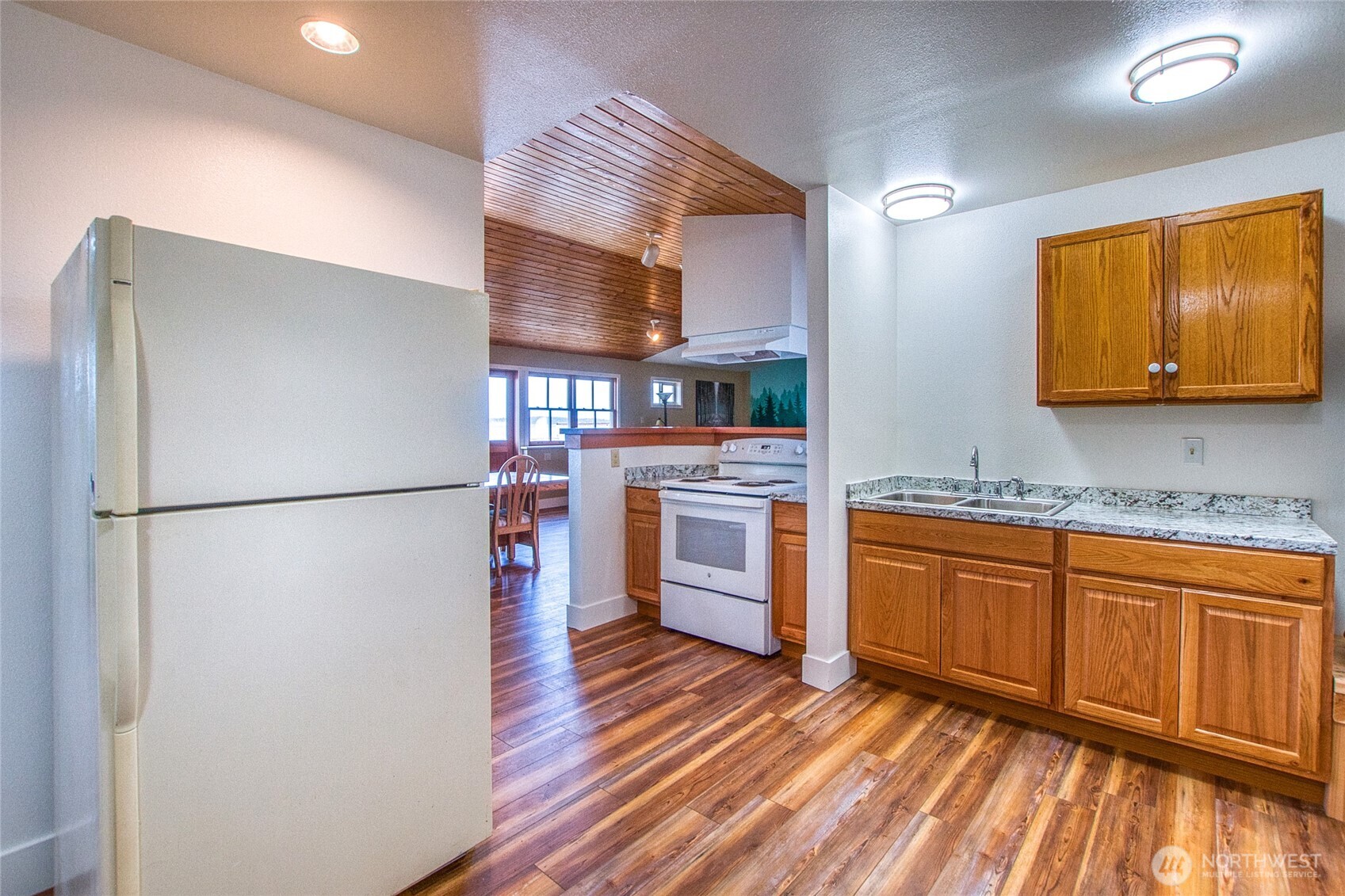 178 Fossil Bay Drive Property Photo 8