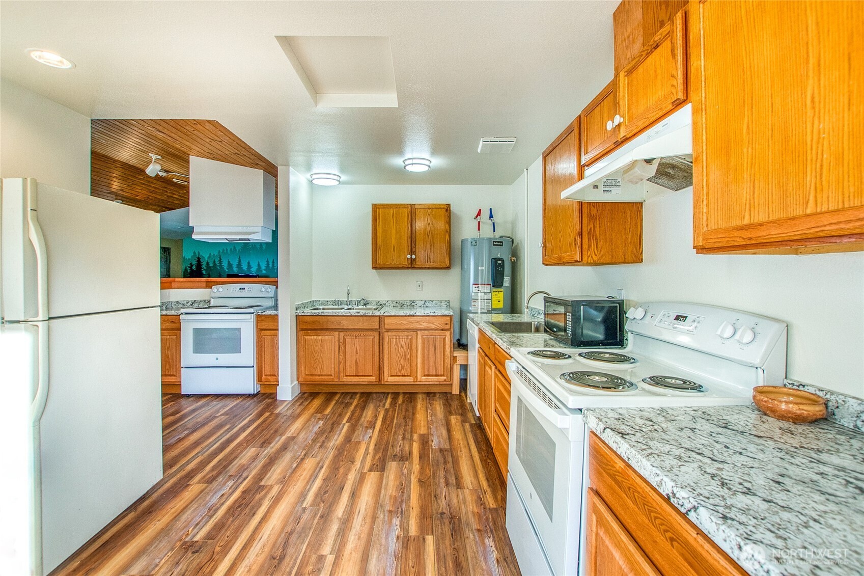 178 Fossil Bay Drive Property Photo 9
