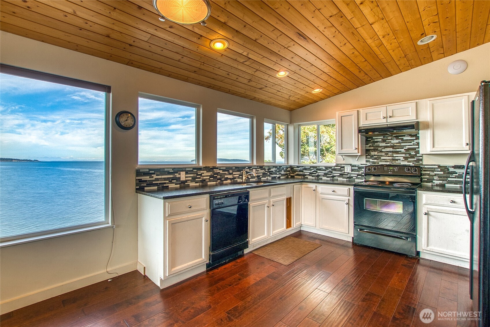 178 Fossil Bay Drive Property Photo 11