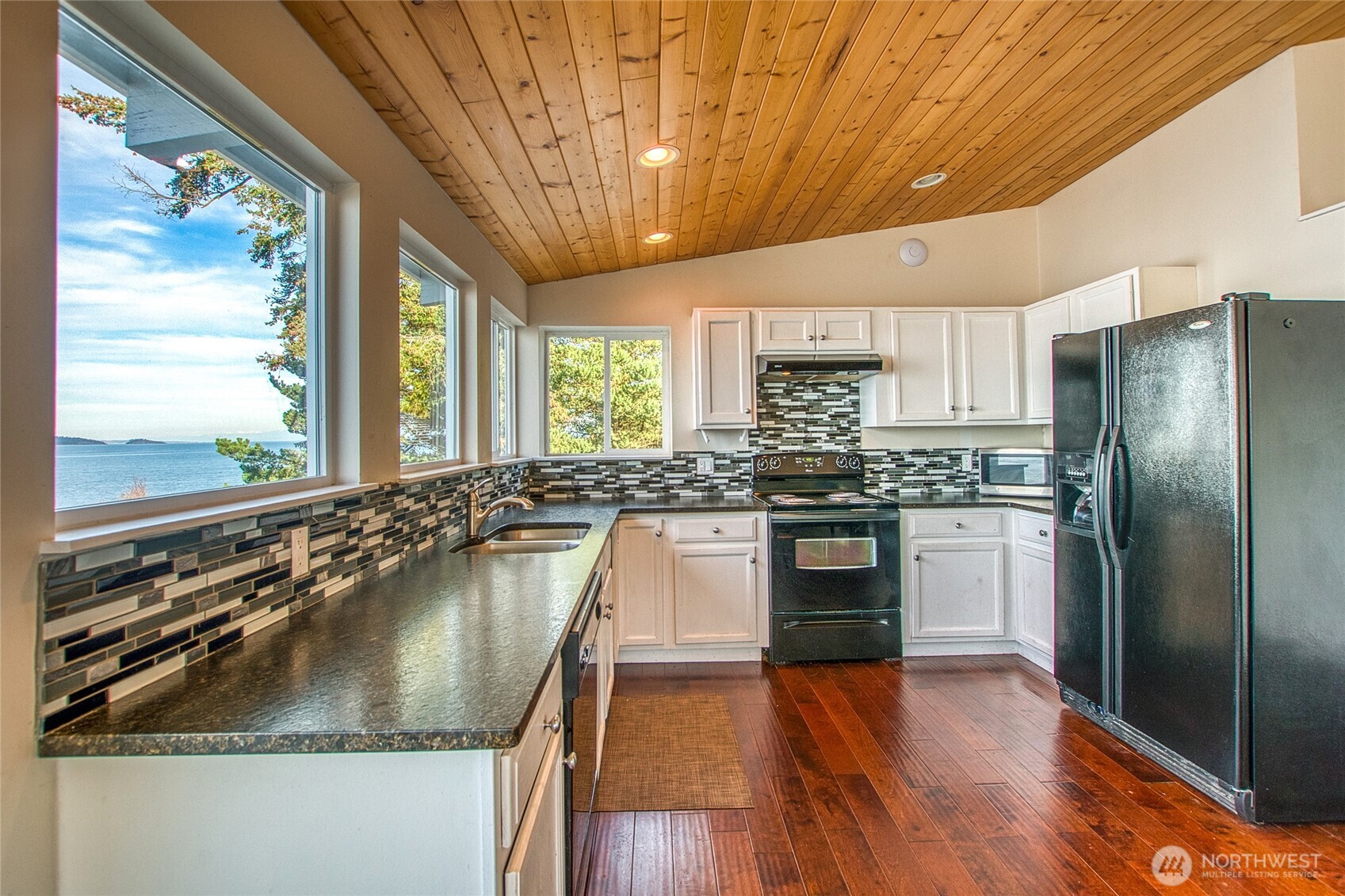 178 Fossil Bay Drive Property Photo 12