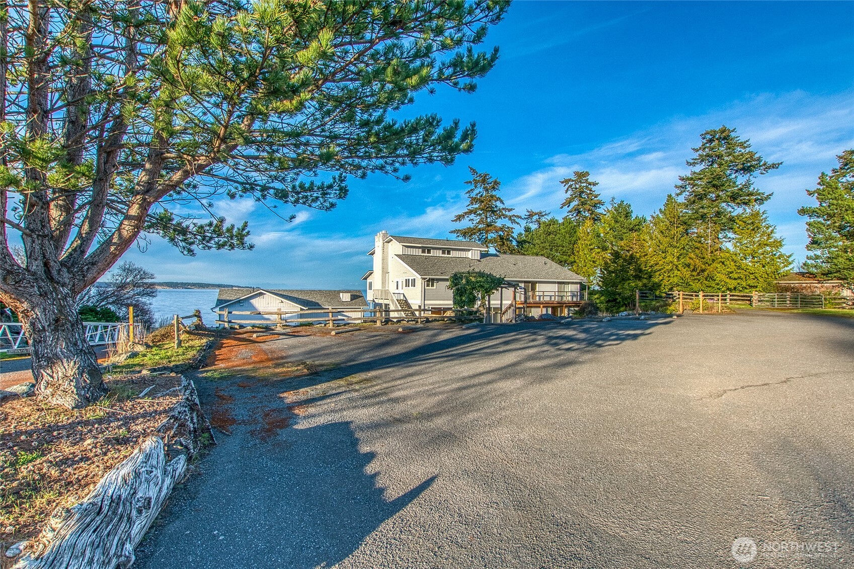 178 Fossil Bay Drive Property Photo 32