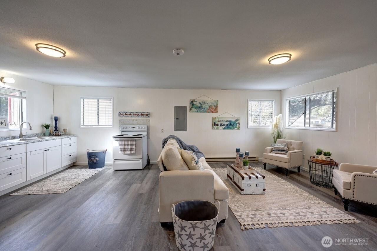 1504 170th Place Property Photo 8