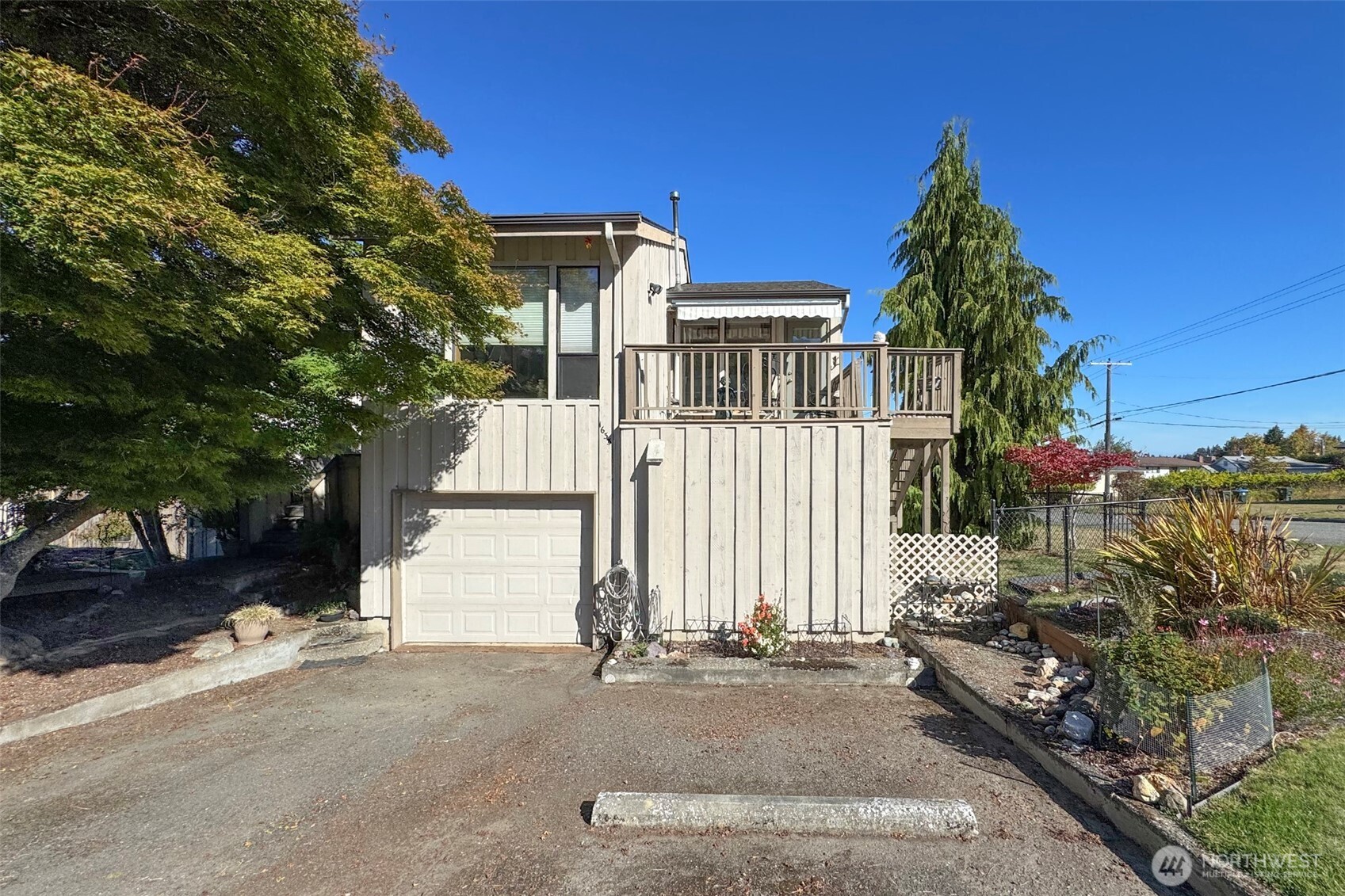 1633 E 5th Street Property Photo 2