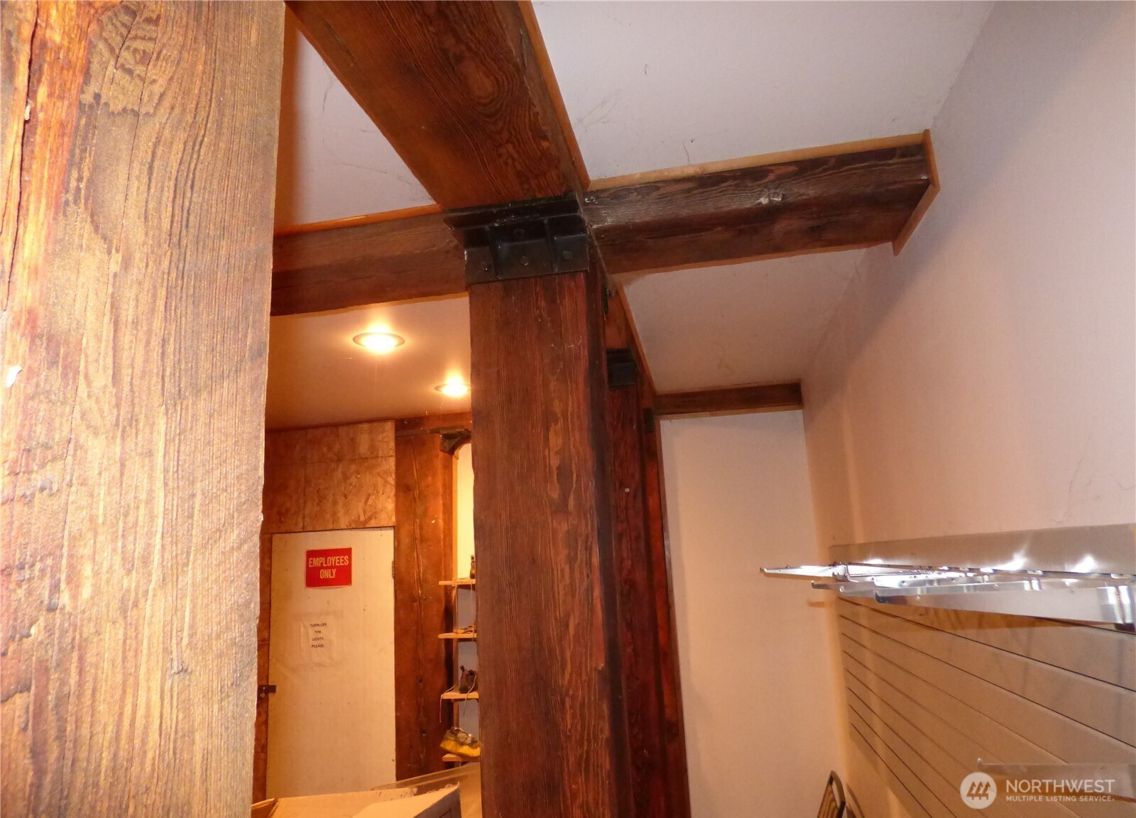 96 E Pine Street Property Photo 12
