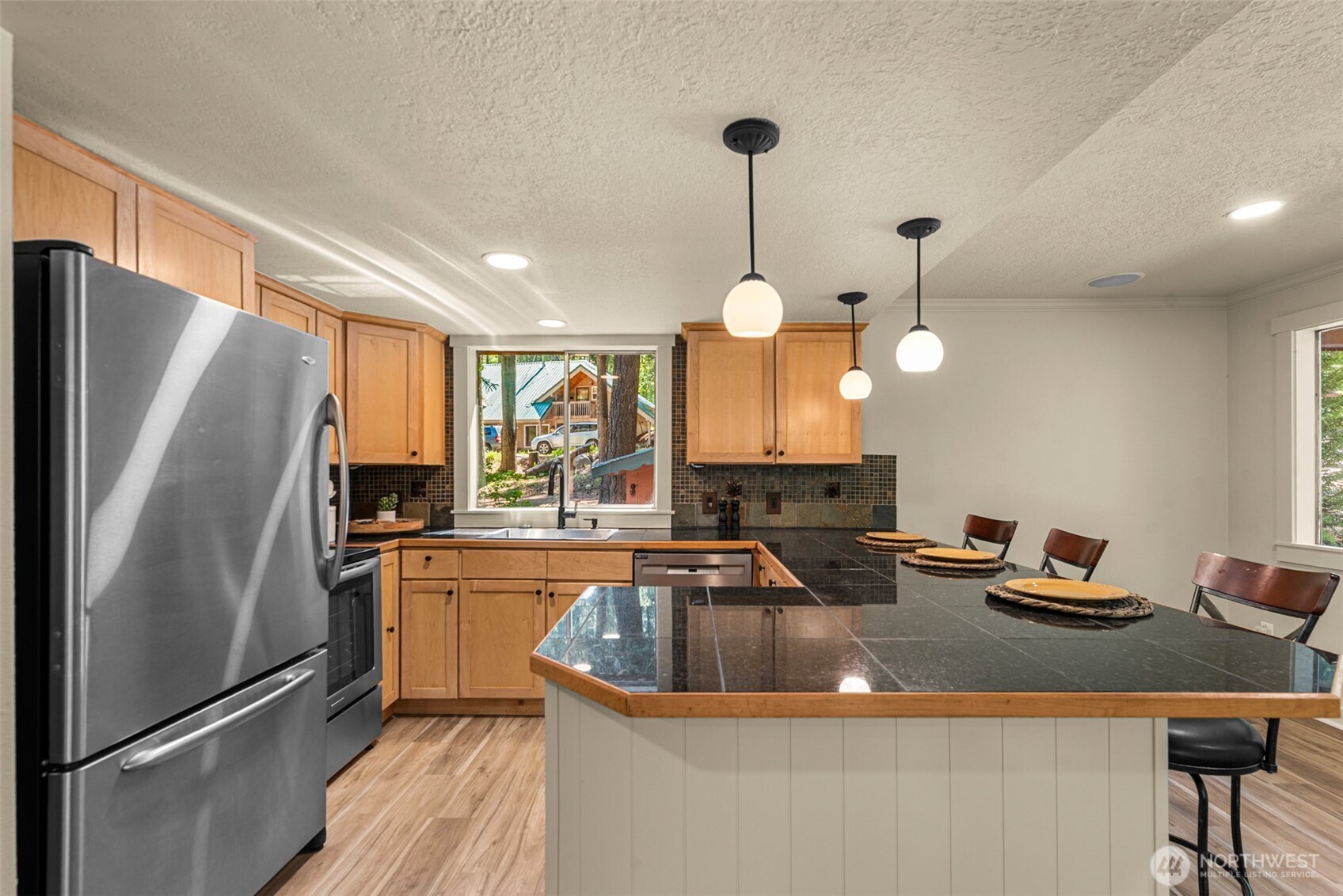 22583 Alpine Hills Road Property Photo 6