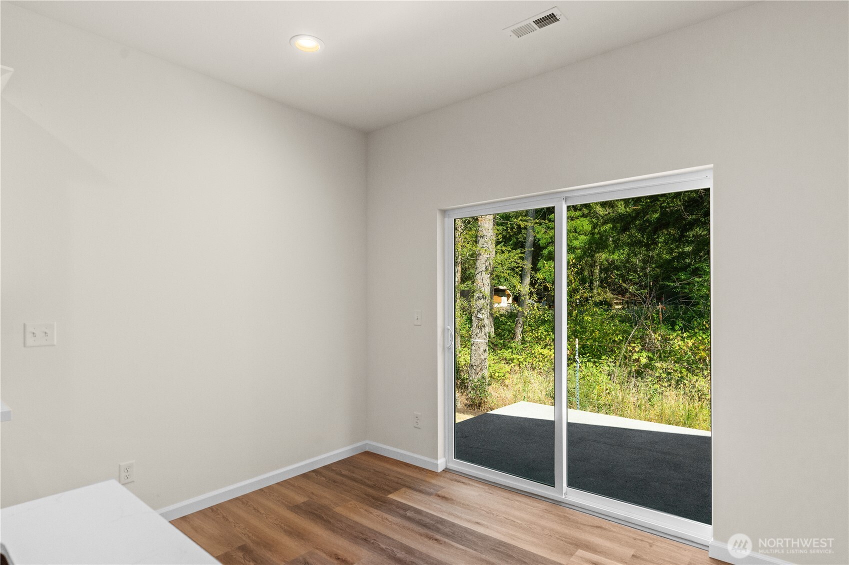 1332 60th Avenue Property Photo 5