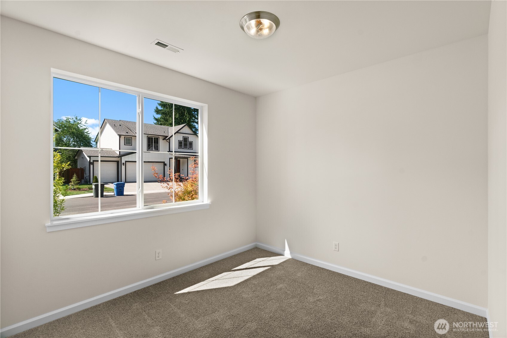 1332 60th Avenue Property Photo 13