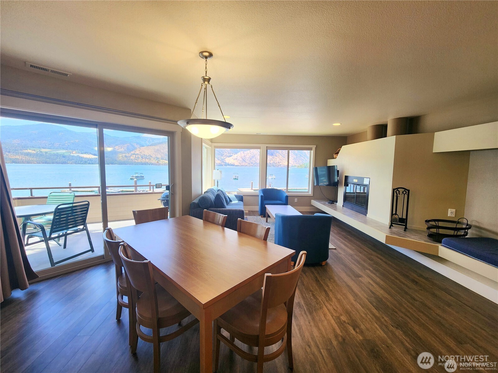 1 Lakeside 719-O Property Photo 1