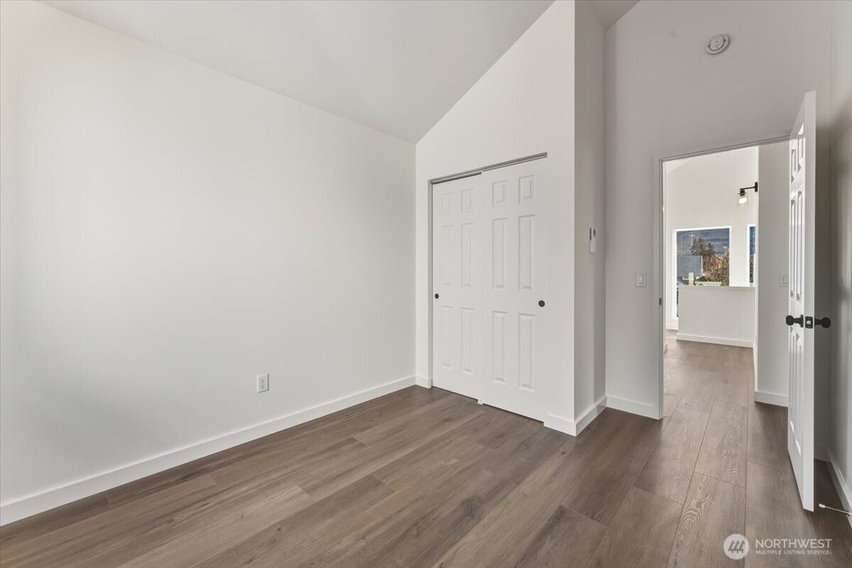 407 E Okanogan Avenue Property Photo 12