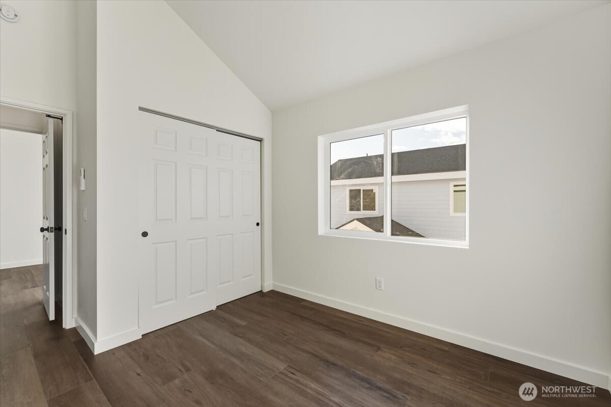 407 E Okanogan Avenue Property Photo 16