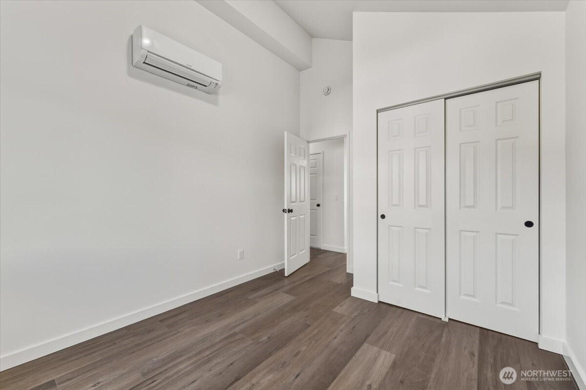 407 E Okanogan Avenue Property Photo 18